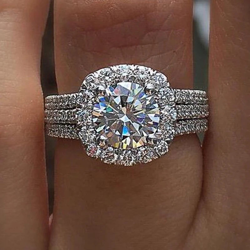 Luxora Ring