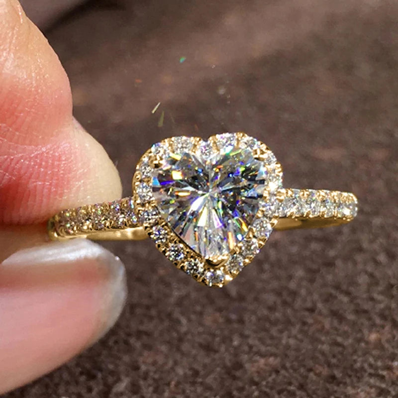 Amora Ring