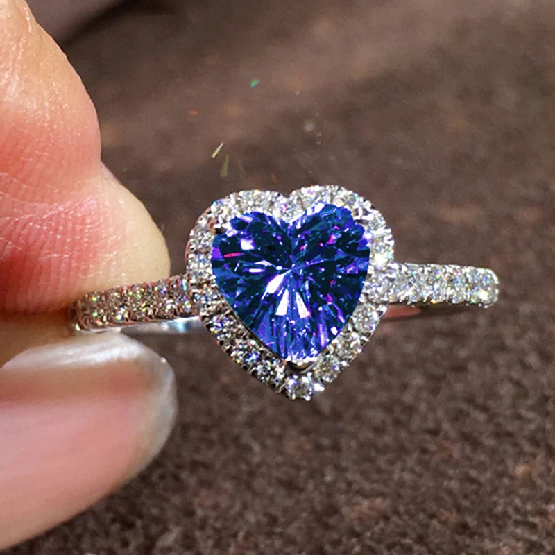 Amora Ring