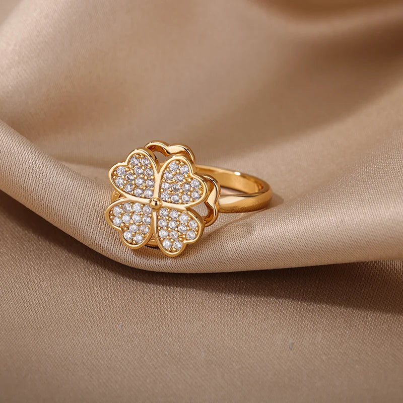 Clovira Ring