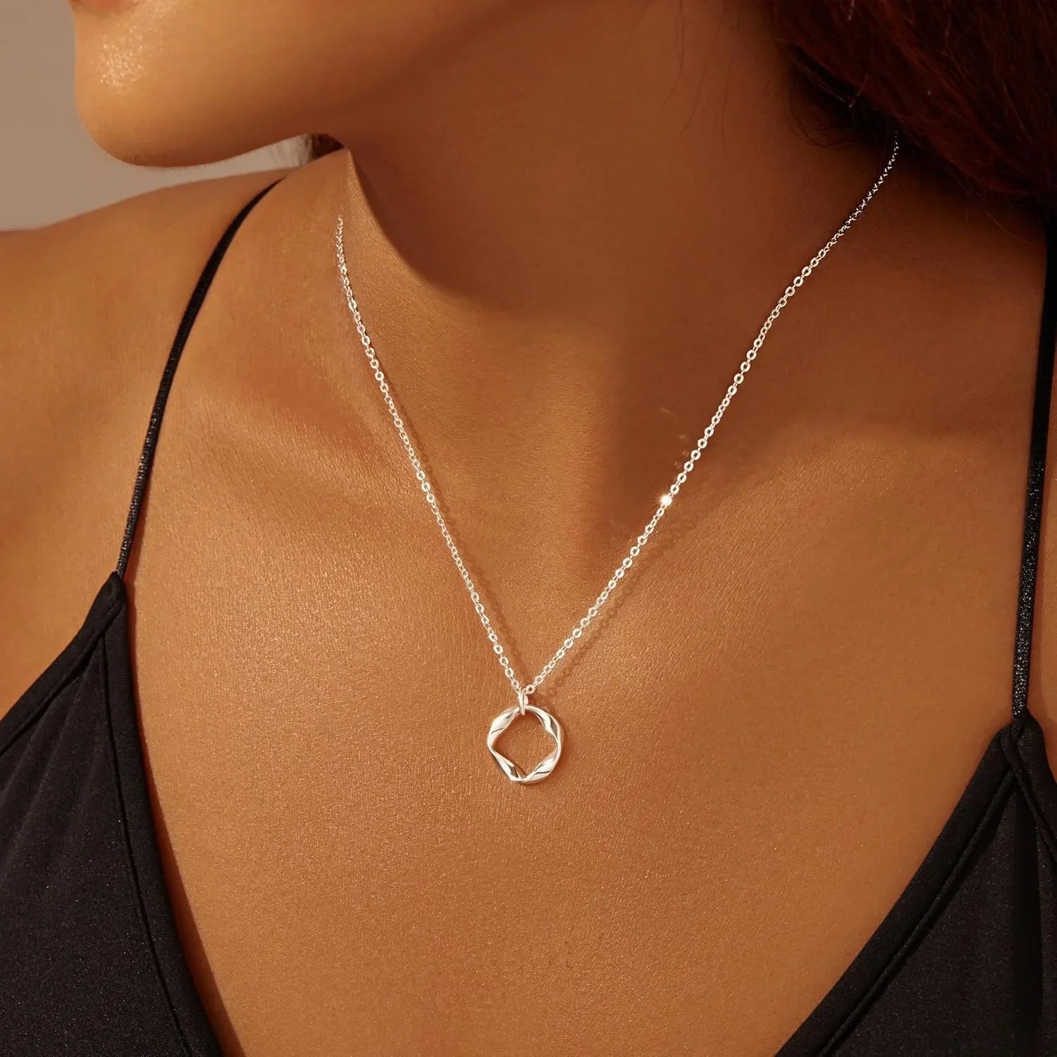Velora Necklace