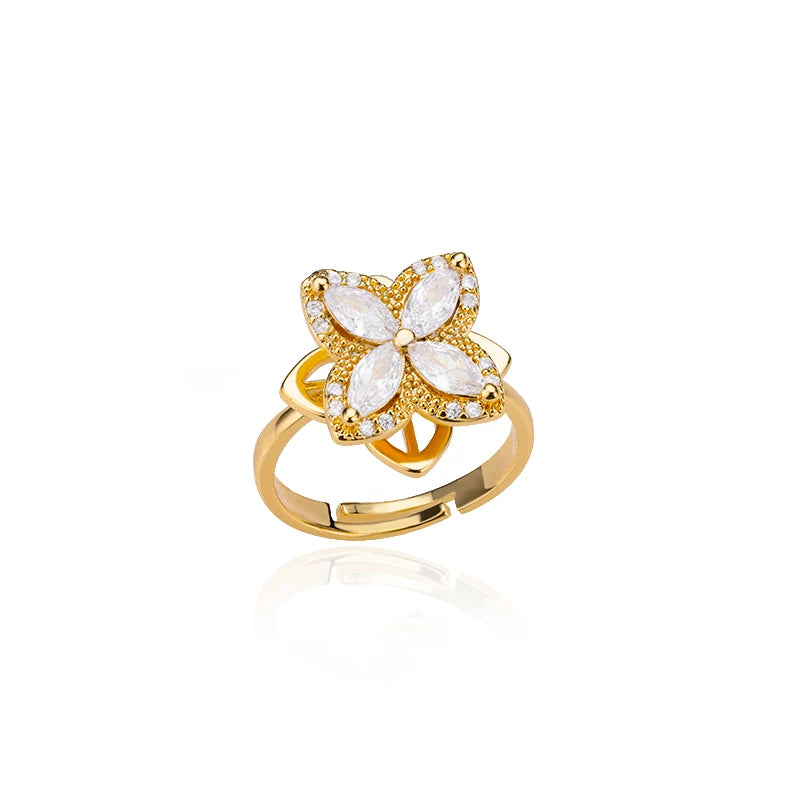 Clovira Ring