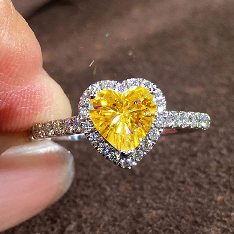 Amora Ring