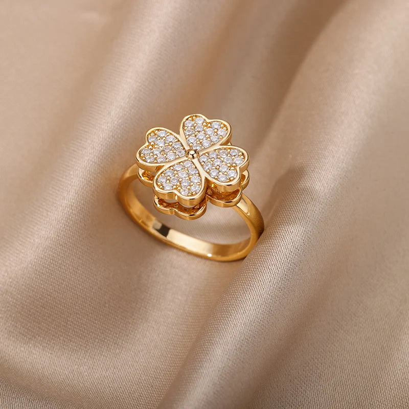 Clovira Ring