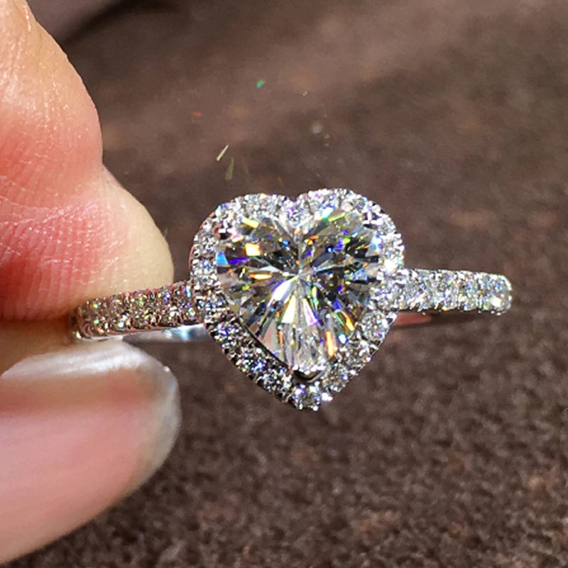 Amora Ring